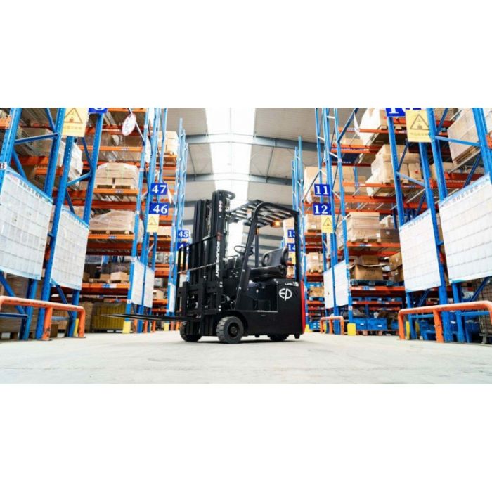 EFS151 - compacte elektrische heftruck 4500mm 1500KG