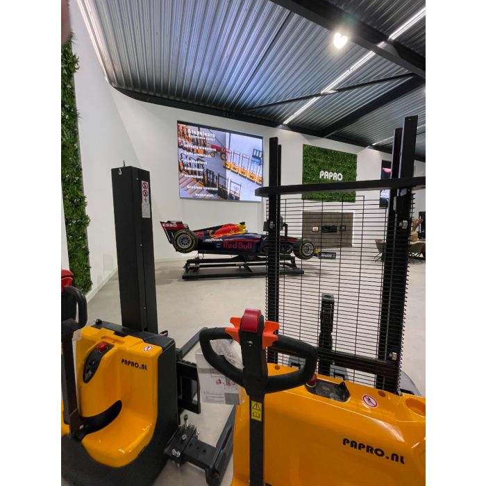 Stapelaar vol elektrisch 1600 KG / hefhoogte 5300 mm