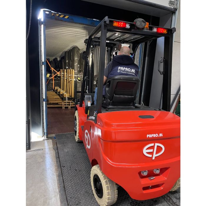 Stapelaar vol elektrisch 1500 KG / hefhoogte 2900 mm